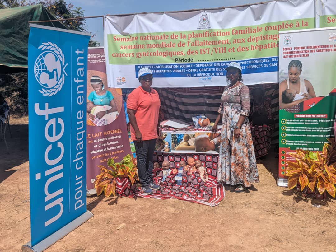 UNICEF_Burkina's tweet photo. Du 10 au 16 novembre 2025, le Burkina Faso #SNPF+ #SMAM pour promouvoir l’allaitement maternel et l’accès gratuit aux services de santé de la reproduction,  et aux activités de dépistage des cancers féminins, des IST/VIH et des hépatites virales. 

#PourChaqueEnfant https://t.co/9pLm8Dqd3A