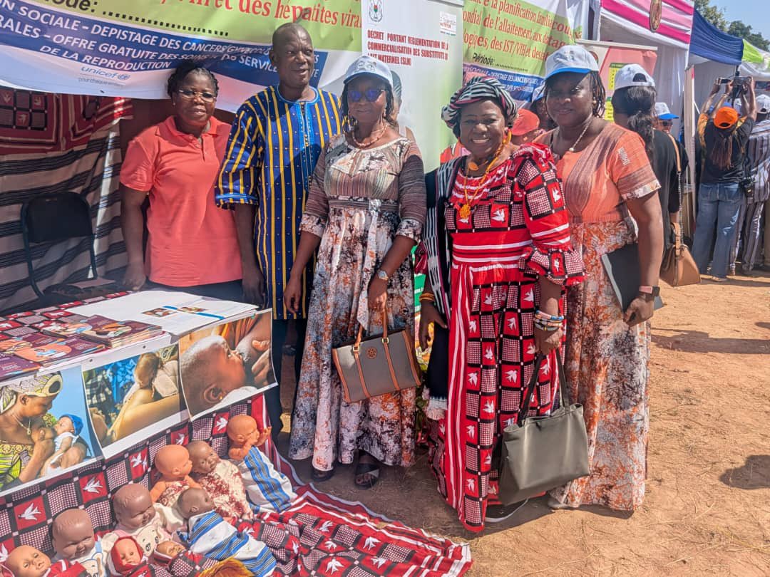 UNICEF_Burkina's tweet photo. Du 10 au 16 novembre 2025, le Burkina Faso #SNPF+ #SMAM pour promouvoir l’allaitement maternel et l’accès gratuit aux services de santé de la reproduction,  et aux activités de dépistage des cancers féminins, des IST/VIH et des hépatites virales. 

#PourChaqueEnfant https://t.co/9pLm8Dqd3A