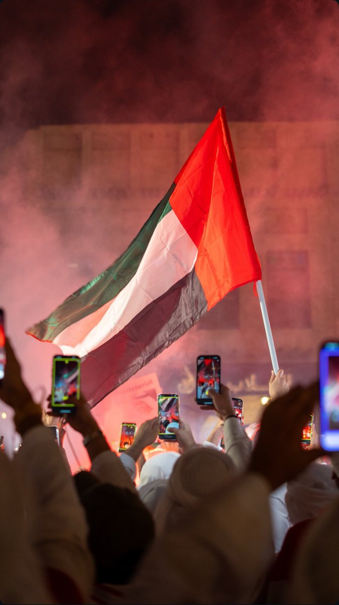 امر مؤسف عندما ترى اشخاص يقومون ببيع 
تذكرة المنتخب ، تذكرة مباراة المنتخب ليست سلعة تتاجر بها بل عهد انتماء ووفاء لدولتنا الغالية 
من باع تذكرته، باع جزءا من حبه للوطن 🎟️
#حلم_وطن