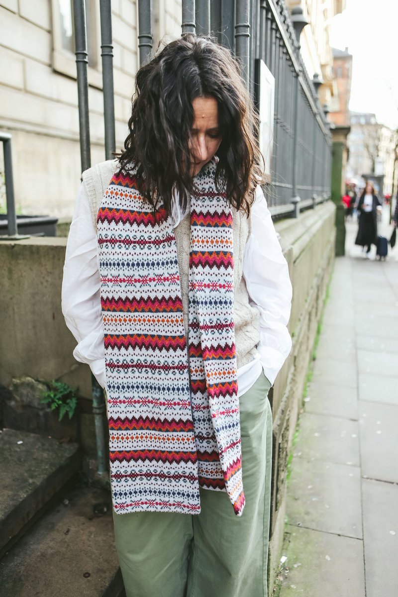Closing down sale. 
Beautiful Fairisle 100% lambswool scarf. Made in Scotland. 
Was £47 now £30

ollieandfred.co.uk/product-page/f…