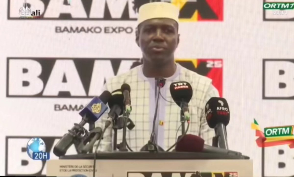 #مالي 

قال رئيس وزراء مالي عبد الله مايغا  إن داعمي الارهاب لم يعودوا  فقط يدعمون الارهاب خفية لكن أصبحوا يعلنون ذلك الدعم  لهم على الهواء وعلى العلن مؤكدا  أن معركتنا ضدهم ستتواصل دون تراجع ولا تلكّؤ ...

ذكر ذلك بمناسبة افتتاح  المعرض العسكري التركي الاول في مالي 

#Mali