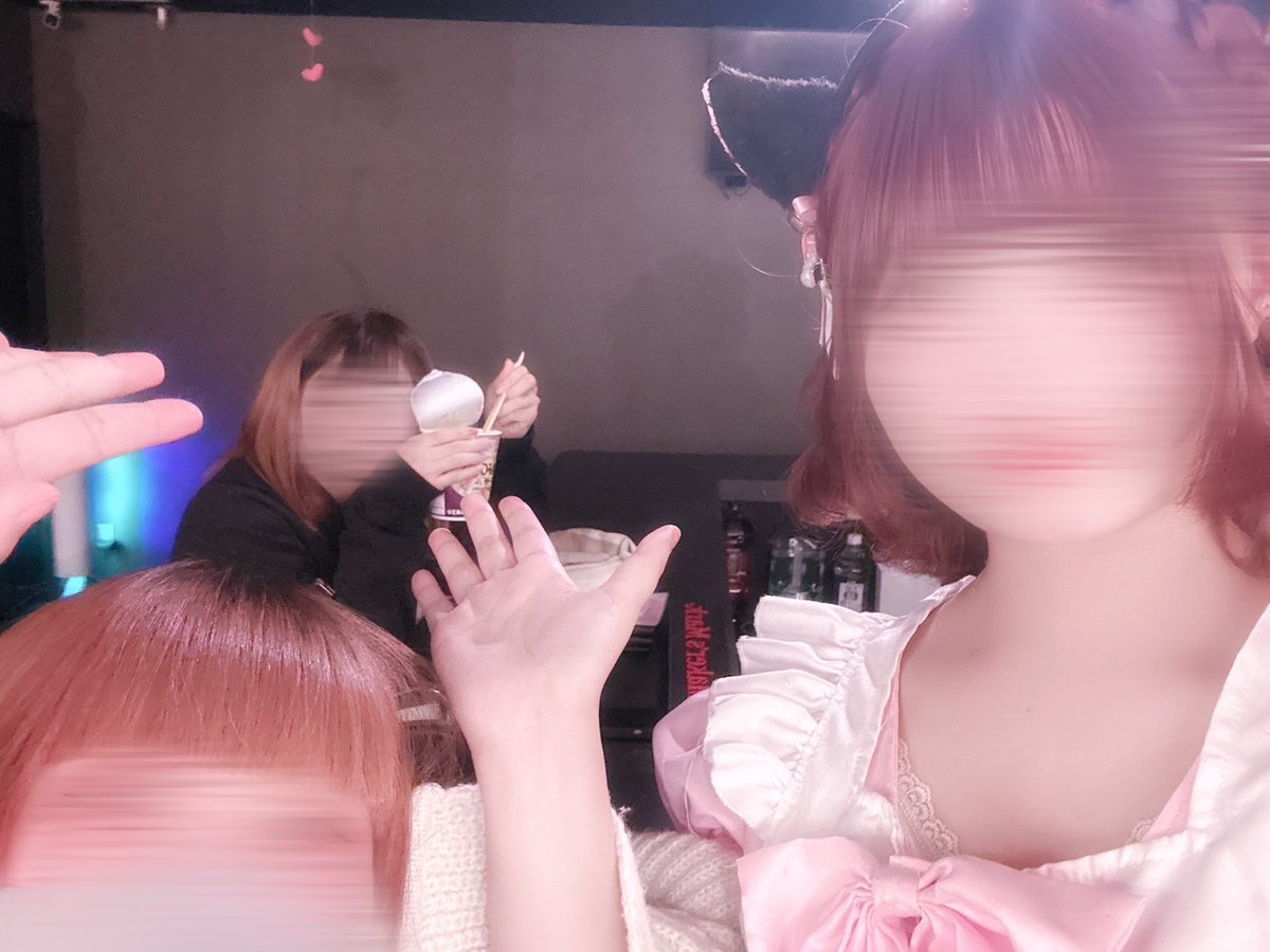 ccb_r_maebashi's tweet image. 本日もご帰宅ありがとうございましたー！！

顔なじみのご主人様も、初めましてのご主人様も、みなさんとゆっくりお話できてすごく楽しい時間でした✨
寒い中来てくれて本当にありがとう…！
またぜひご帰宅してくれると嬉しいです🫶

🎀11/11お給仕メンバー🎀
🤍しの
🤍なな
🤍もも
🤍もあ