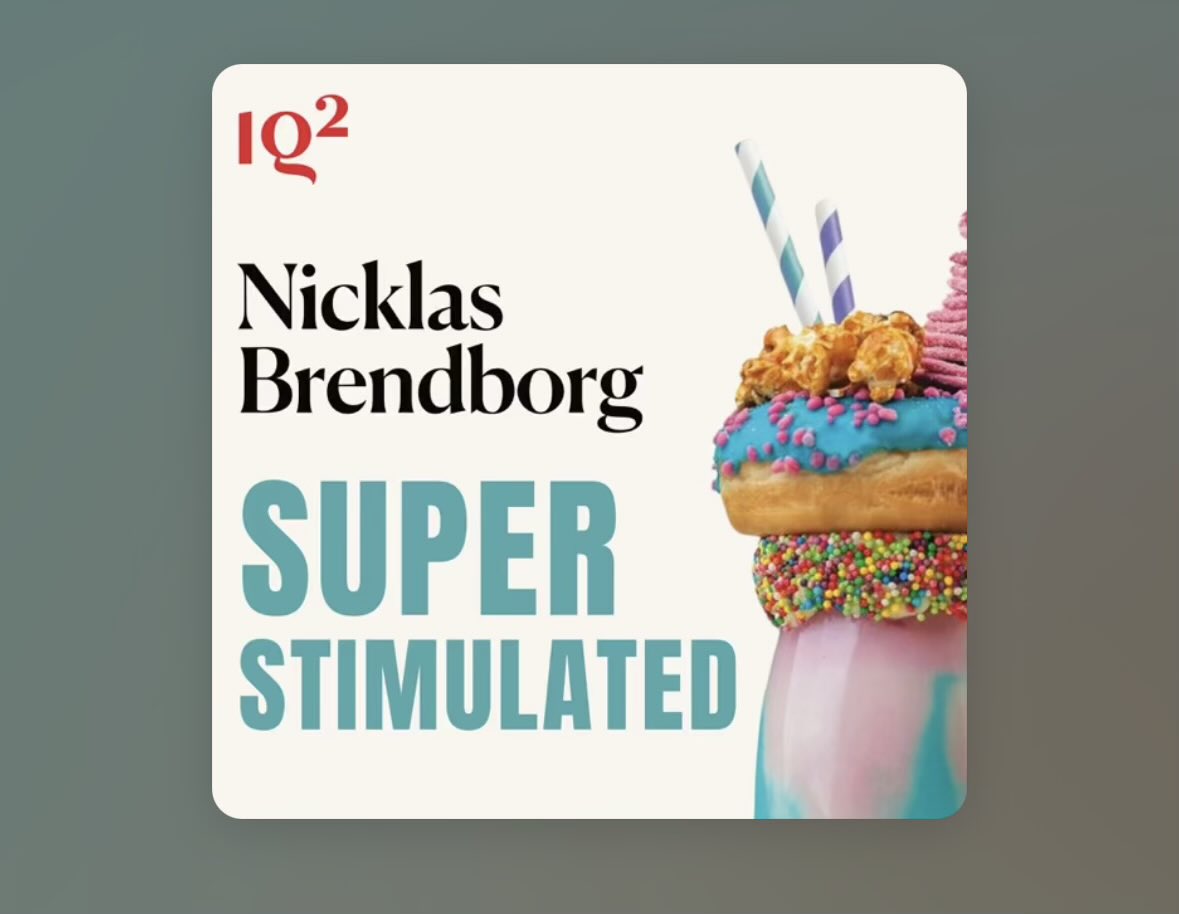 ahmedalradadi's tweet image. صباح الخير!

&quot;حياة بطيئة، ولكن ذات معنى على الأقل.&quot;

بعد سنوات من استهلاكنا لطعام مُعالج، صُمّم في معامل هدفها &quot;هندسة الطعام&quot; عبر الملح والسكر لجعله أكثر إدمانية، أصبحنا اليوم لا نستسيغ الأكل الطبيعي.

وبعد سنوات من استهلاكنا للمحتوى السريع، القصير، المُصمم ليستفز مشاعر معينة..…