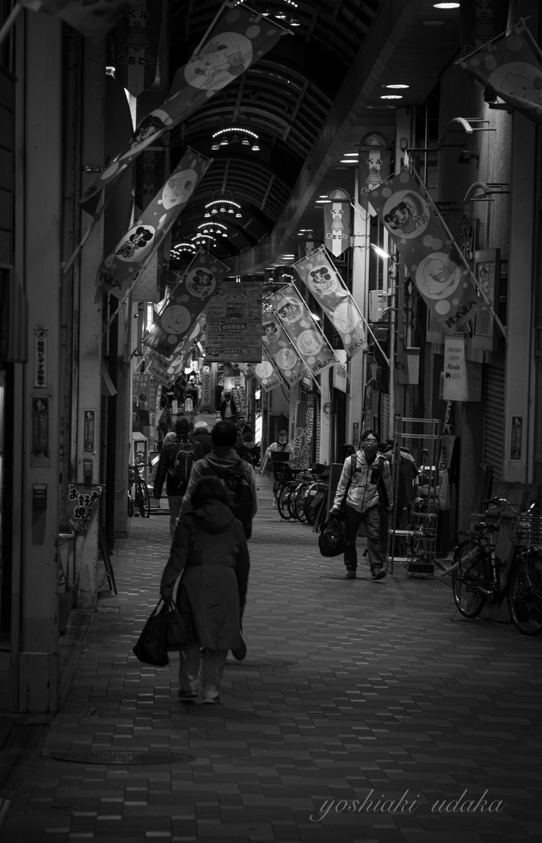 upocky405's tweet photo. #アルファホビー部
#街撮りスナップ
作題  「 我が街の夜 」
SONY α 7RV  FE4/24-105 G OSS https://t.co/bAUO4lj8Lv