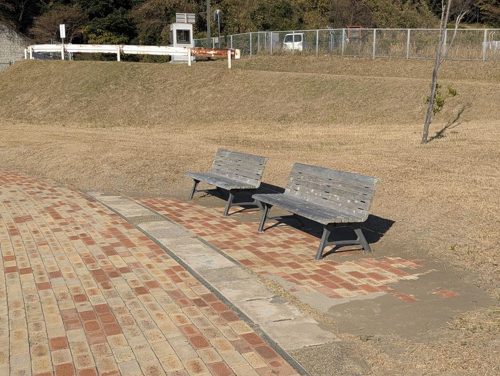ZAやってからこういうベンチ見ると嬉しくなるようになっちゃった