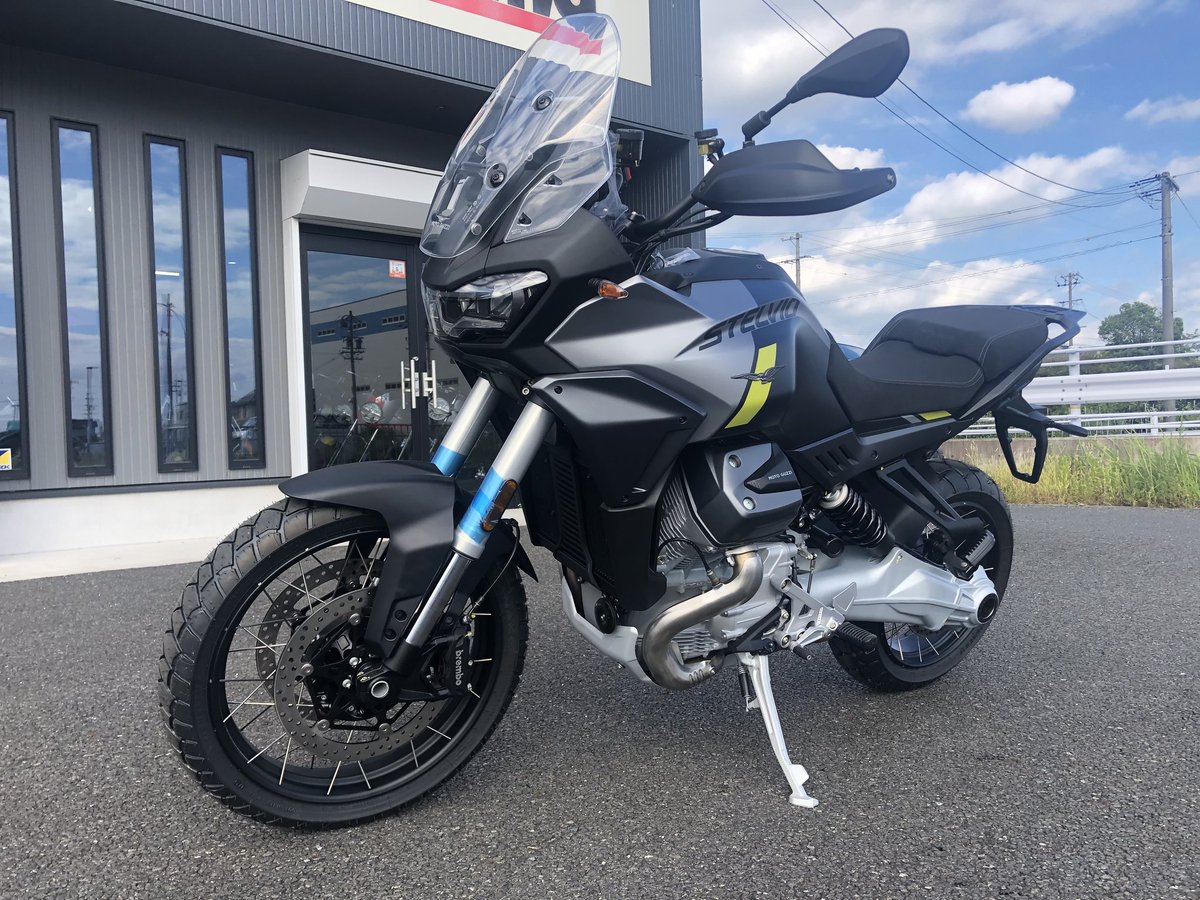 mcs_inaguma's tweet photo. MOTO GUZZI　STELVIO 試乗車、ご用意出来てます❗
気になってる方、興味のある方、お気軽に問い合わせ下さいね～
ヘルメット、グローブ持って、電話だけしてから来て下さい😃
お待ちしてまーす🎵
#MOTOGUZZI
#モトグッツィ
#STELVIO 
#ステルビオ
#試乗車
#アドベンチャー
#大型バイク https://t.co/Q1udrDyqql