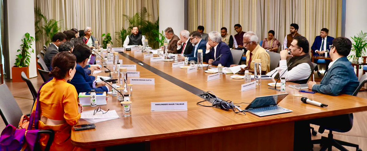 mppchaudhary's tweet image. आज नई दिल्ली में माननीय वित्त मंत्री श्रीमती निर्मला सीतारमण जी की अध्यक्षता में MSME सेक्टर के प्रतिनिधि मंडल के साथ बजट पूर्व बैठक में सहभागिता की।

बैठक में सूक्ष्म, लघु एवं मध्यम उद्यमों के सशक्तिकरण, विकास और नीतिगत सुधारों पर सार्थक चर्चा हुई, जिसका प्रभाव आगामी बजट में…