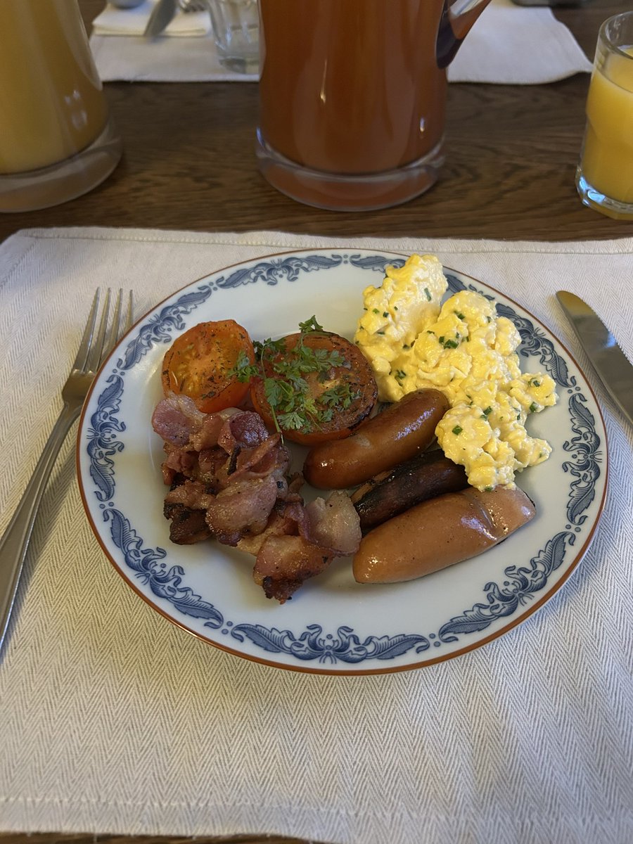 NickKeep_NKA's tweet image. So after exactly 3 hours sleep it’s my final day in Uppsala for this year. The graduation party last night was amazing. So it’s a full Swedish and plenty of coffee to begin the day. @girl_merc  Rate my plate?
#ConferenceHost
#wednesdaymotivation 
#Sweden 
#Breakfast