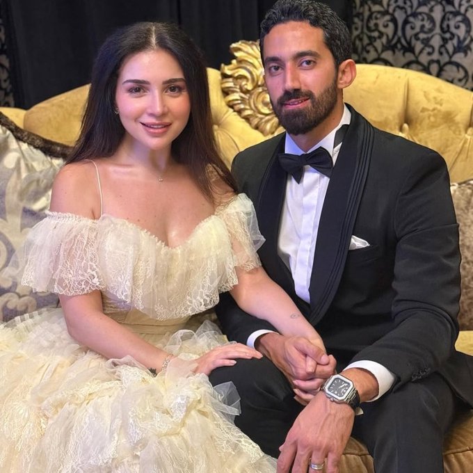 مي عز الدين تودع العزوبية بإطلالة راقية ومجوهرات ناعمة تعكس رونقها. شاهدي تفاصيل الإطلالة 