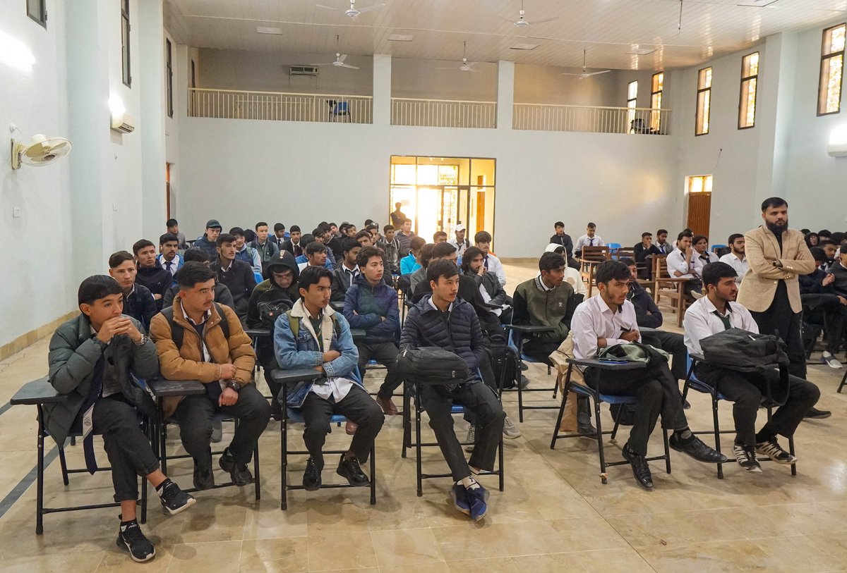 ikakar95's tweet image. On 11th November, we successfully conducted our @moveindustries Seminar at Musa College, Mariabad – Quetta, and the energy was absolutely electric! ⚡

With 230+ passionate students from computer science department and IT department attending, the response was beyond expectations…