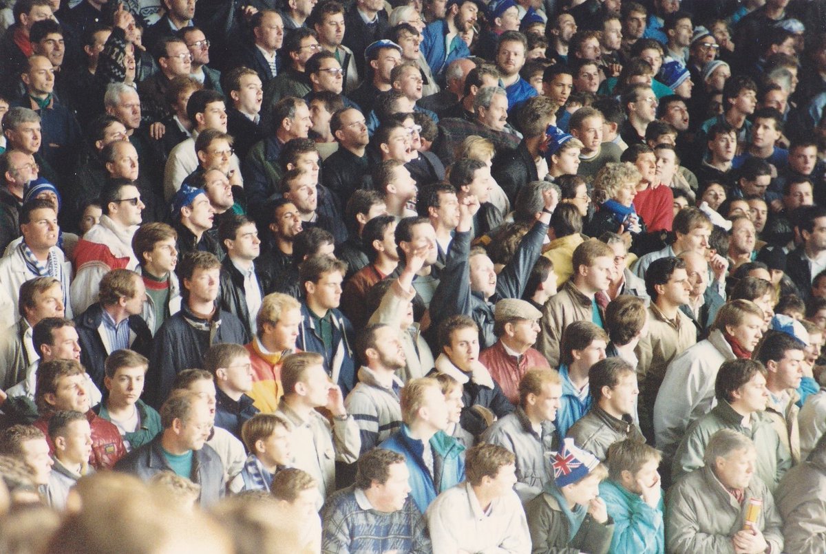 WallArt1885's tweet photo. The away terrace. Liverpool 1-1 Millwall. 12th November 1988. Anfield, Liverpool #Millwall https://t.co/qcCDAcGEQB