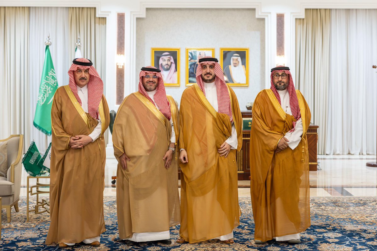 سمو أمير #منطقة_الجوف يستقبل رئيس مجلس إدارة المعهد السعودي للطاقة المتجددة ويطّلع على تقرير أعمال التدريب.

spa.gov.sa/ar/w2441946