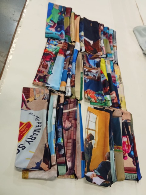Gawk has transformed upcycled fabric prints from the FESPA Foundation’s FESPA Africa expo stand into 30 stylish pencil bags. These bags will soon find their way to one of the under-resourced schools supported by the FESPA Foundation.
bit.ly/47zzYwG
#fespa #gawk