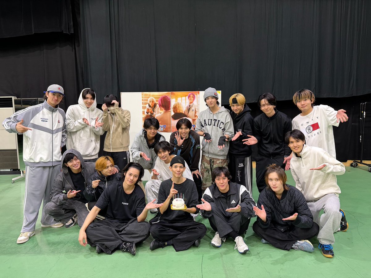 BLUELOCK_STAGE's tweet image. 🎉🎂✨🍰🥳🎉🎂✨🍰🥳
11月6日は
#乙夜影汰 役 #健人 さんのお誕生日！！

先日稽古場でお祝いしました！
健人さんお誕生日おめでとうございました🌟

#ブルステ #ブルーロック #BLUELOCK
#エゴい  #ブルステエピ凪
🎉🎂✨🍰🥳🎉🎂✨🍰🥳