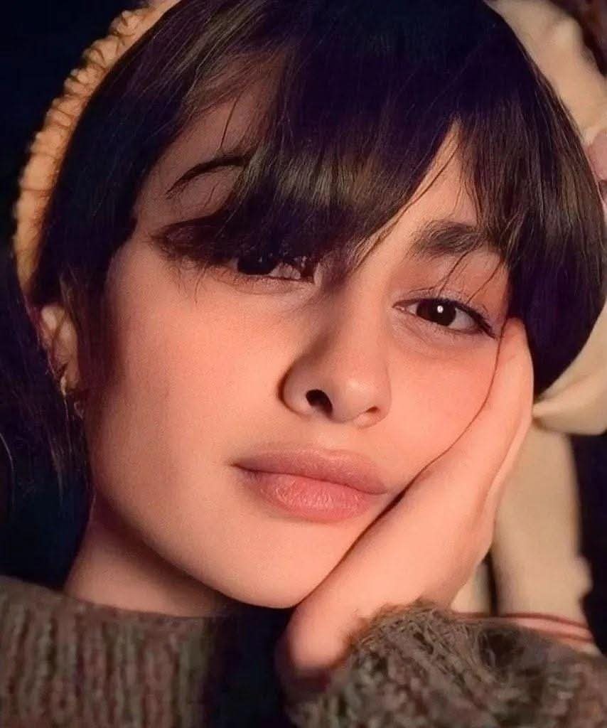 به یاد یلدا آقافضلی🕯
دختر شجاع ایران که از مبارزه برای آزادی هرگز اظهار پشیمانی نکرد...