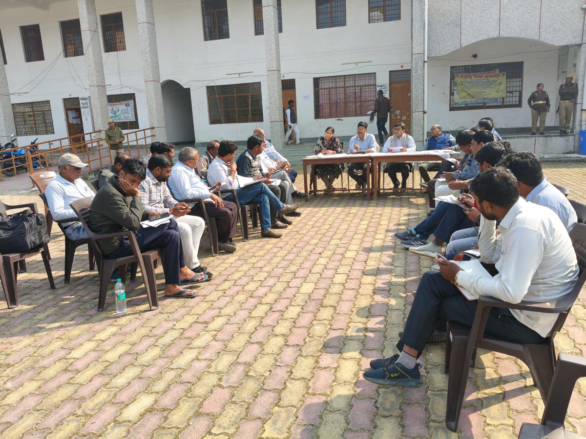 #चित्रकूट के मानिकपुर से बड़ी खबर

मानिकपुर तहसील परिसर में , उपजिलाधिकारी मो जसीम , उपजिलाधिकारी मऊ ऋषि रमन और उपजिलाधिकारी न्यायिक पूजा गुप्ता की अगुवाई में संपन्न हुई सुपरवाइजर्स और लेखपालों की समीक्षा बैठक

मतदाता सूची के विशेष प्रगाढ़ पुनर्निरीक्षण अभियान (SIR) के तहत