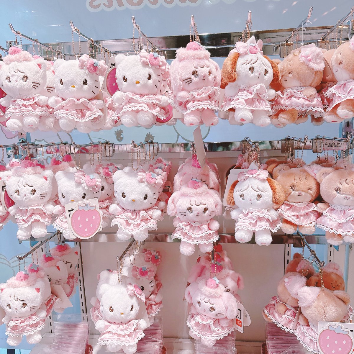 haribodaisuki21's tweet image. mikkoとサンリオコラボのポップアップショップに行ってきました！
ラテをお迎え🧸🩷みんな可愛かった☺️
#mikko #サンリオ