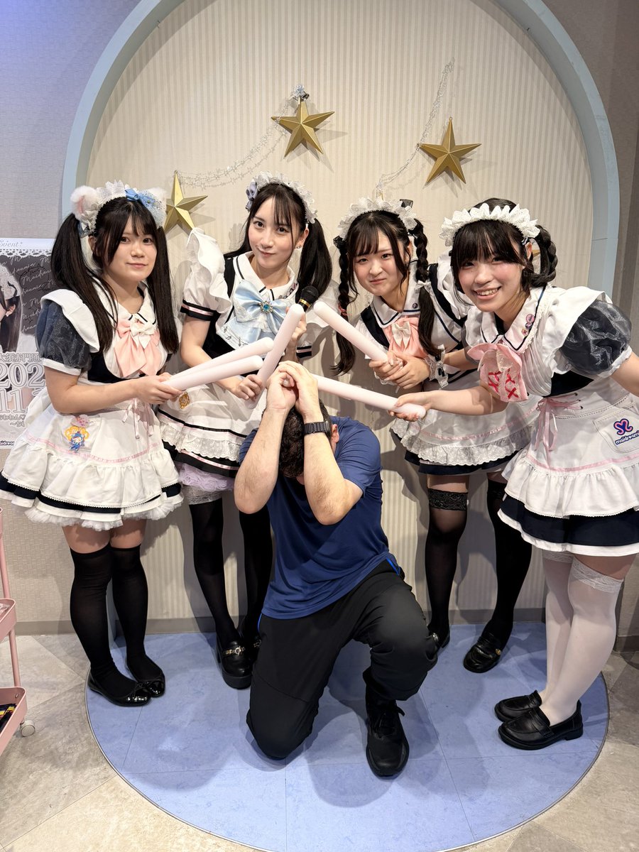 _joshunyan's tweet photo. チーム赤門😊✨
“Akamon Crazy”、みんながすごく元気で、すごく楽しいってことだ
サムライオタ芸を強くお勧めする！ https://t.co/XcYFbBxKJL