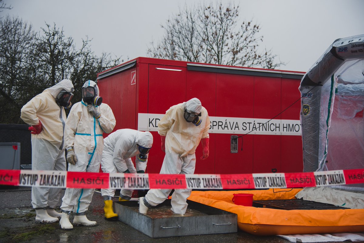 Dne 11. 11. byl potvrzen výskyt ptačí chřipky v Albrechticích u Lanškrouna. V rámci veterinárního opatření bude nutné zlikvidovat více než 50 tisíc kusů drůbeže. Likvidaci provedou příslušníci <a href="/HZS_Pardubice/">HZS Pardubický kraj</a> společně s <a href="/zuhzscr/">Záchranný útvar HZS ČR</a> a dobrovolné jednotky.  
hzscr.gov.cz/clanek/hasici-…