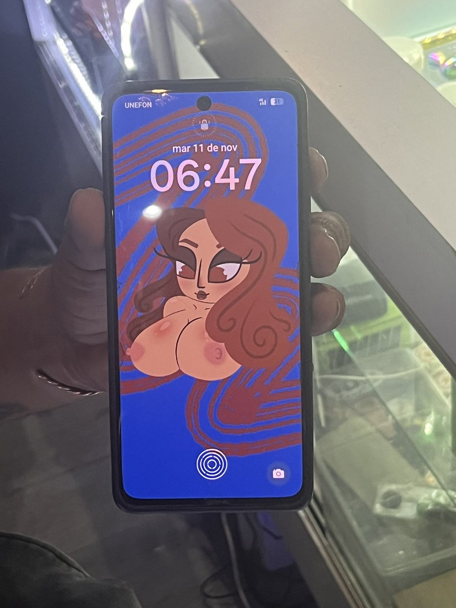 Lo pusieron de fondo 😭🙏🩷 xq dibuje a su chica 🩷🩷🩷