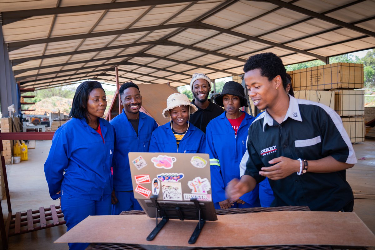 agsa_sa's tweet photo. From classroom to construction site 🧱✨

Through the Erasmus+ Project, AGSA &amp; Brainstud 🇳🇱 equip learners with hands-on skills in Plumbing, Carpentry &amp; Electrical/Solar.

With Build Bright &amp; MaxxLiving, they built their first eco-friendly outhouse — shaping tomorrow’s builders🌿 https://t.co/3Ef9lL4ZL7