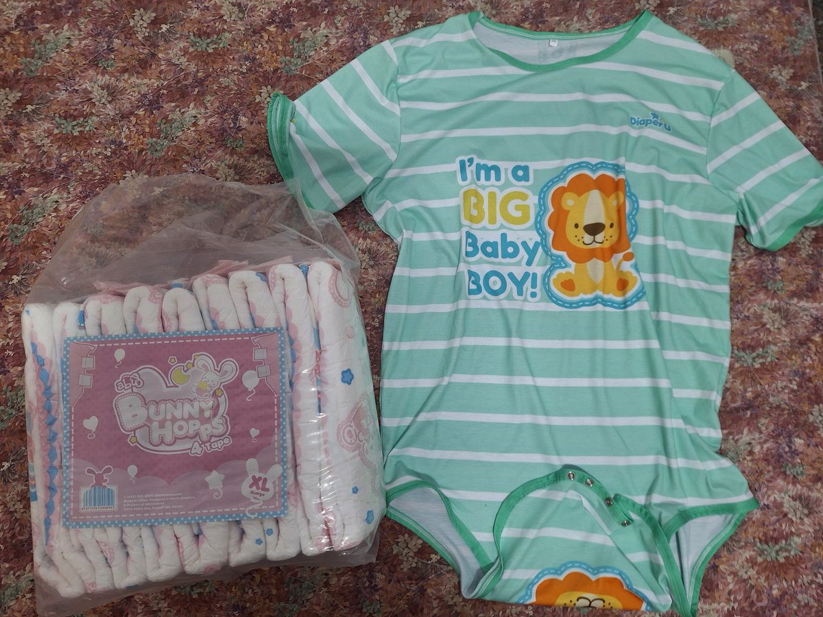 這衣服真的很可愛
朋友那邊拿來的