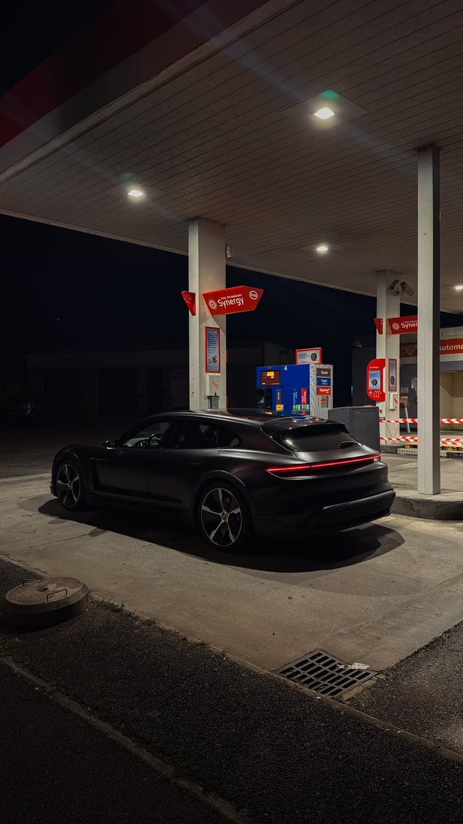 Powlisher tweet media