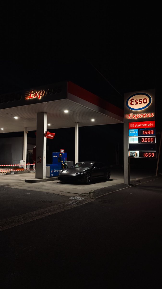 Powlisher tweet media