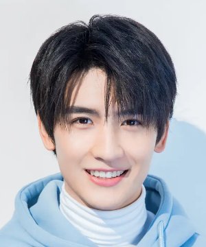CDrama_Universe's tweet photo. C-Artist of the day [ #CATD ]
#HuangJunjie #黄俊捷 
Huang Jun Jie is a Chinese actor born in Chongqing, China. He is an alumnus of the Beijing Film Academy. He is currently signed under Feibao Culture Media Co., Ltd. In 2016, he officially entered the show business with the film " 24 Seconds of Youth".

On December 2, 2020, he confirmed that he's in a relationship with a woman who's not in the entertainment industry.

#CDrama Universe