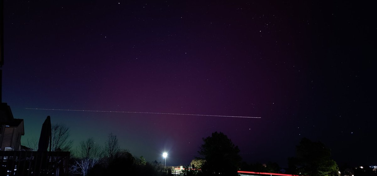 Kvachon23's tweet photo. Caught an airplane in my long exposure pic of the #Auroraborealis in @Colorado tonight. 

#northernlights #castlerockcolorado #airplane #fly #sky https://t.co/JKYBGfVf9k