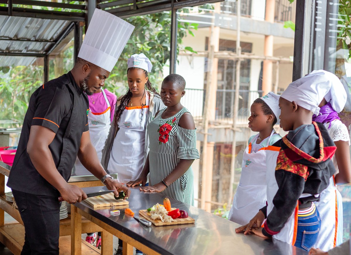 thechefhenry's tweet image. Can I help you cook?” That’s where greatness begins! Enroll your little chef today in Kids in the Kitchen! #FutureChefs