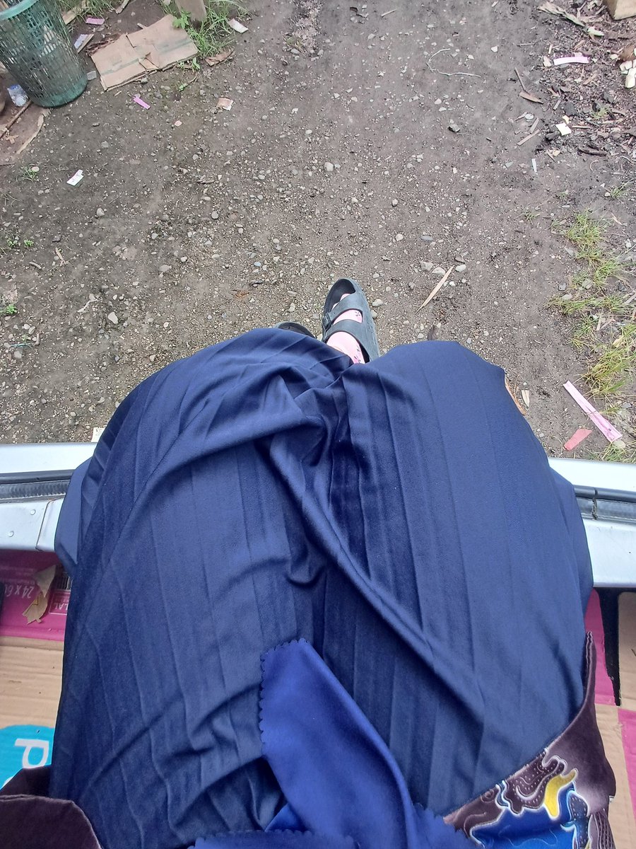 2ndRina's tweet photo. Gpp sendiri, but talk to who aku cape banget kegiatan dari jam 8 pagi sampai 5 sore tapi masih harus bantu ortu dan kuliah 4 SKS😭😭 https://t.co/vKAy84xP5b