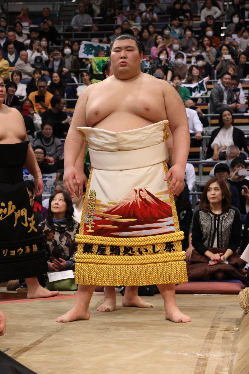 四日目の様子＞ 幕内土俵入り 熱海富士 翠富士 伊勢ヶ濱部屋 #sumo