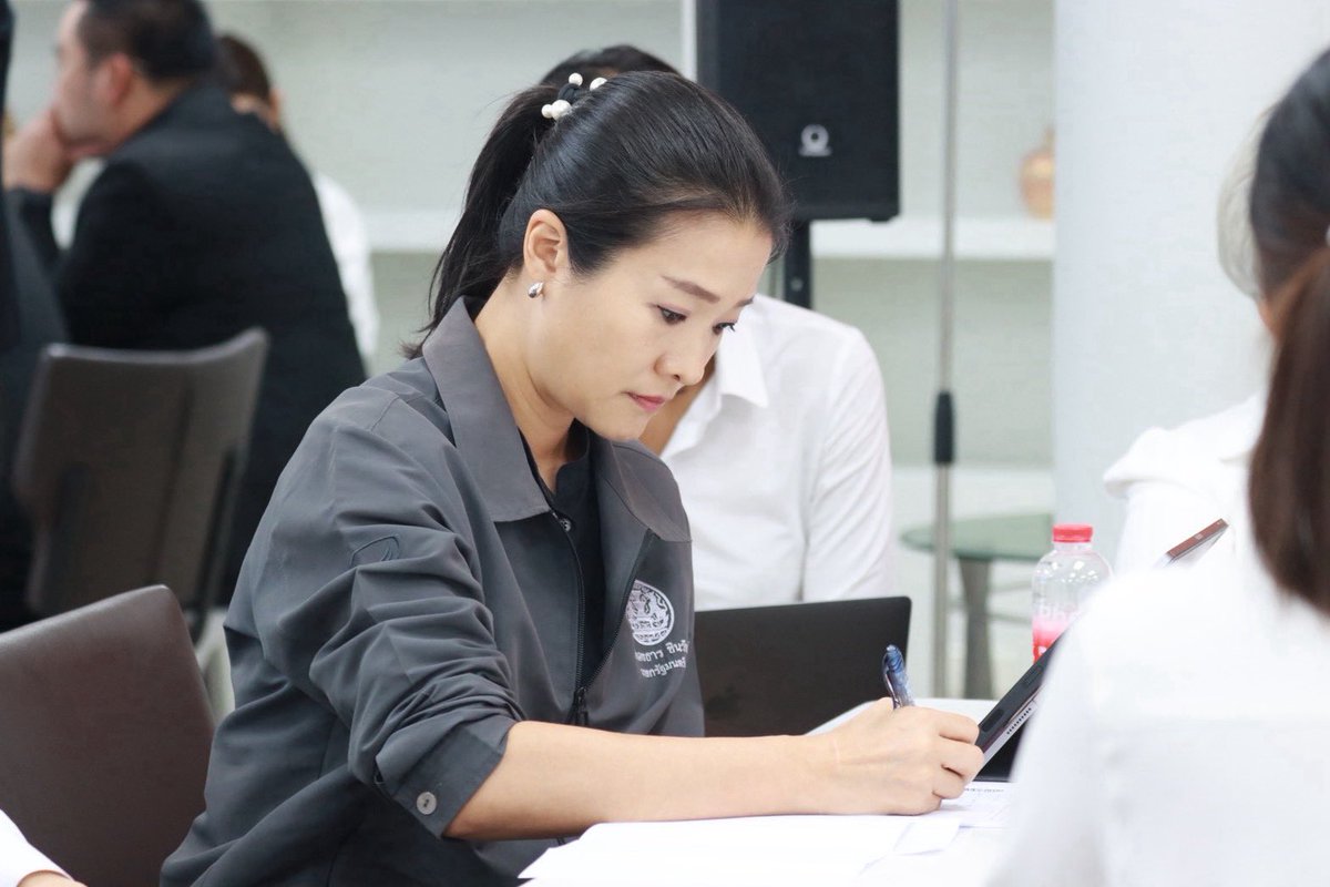 Trr_workspace's tweet photo. เตรียมความพร้อมของสก.เพื่อระดมความคิดของส.ก.และว่าที่ผู้สมัครส.ส.ตามกลุ่มโซนกทม 

@aim_theerarat #ธีรรัตน์สำเร็จวาณิชย์ https://t.co/yq4NmeKH46