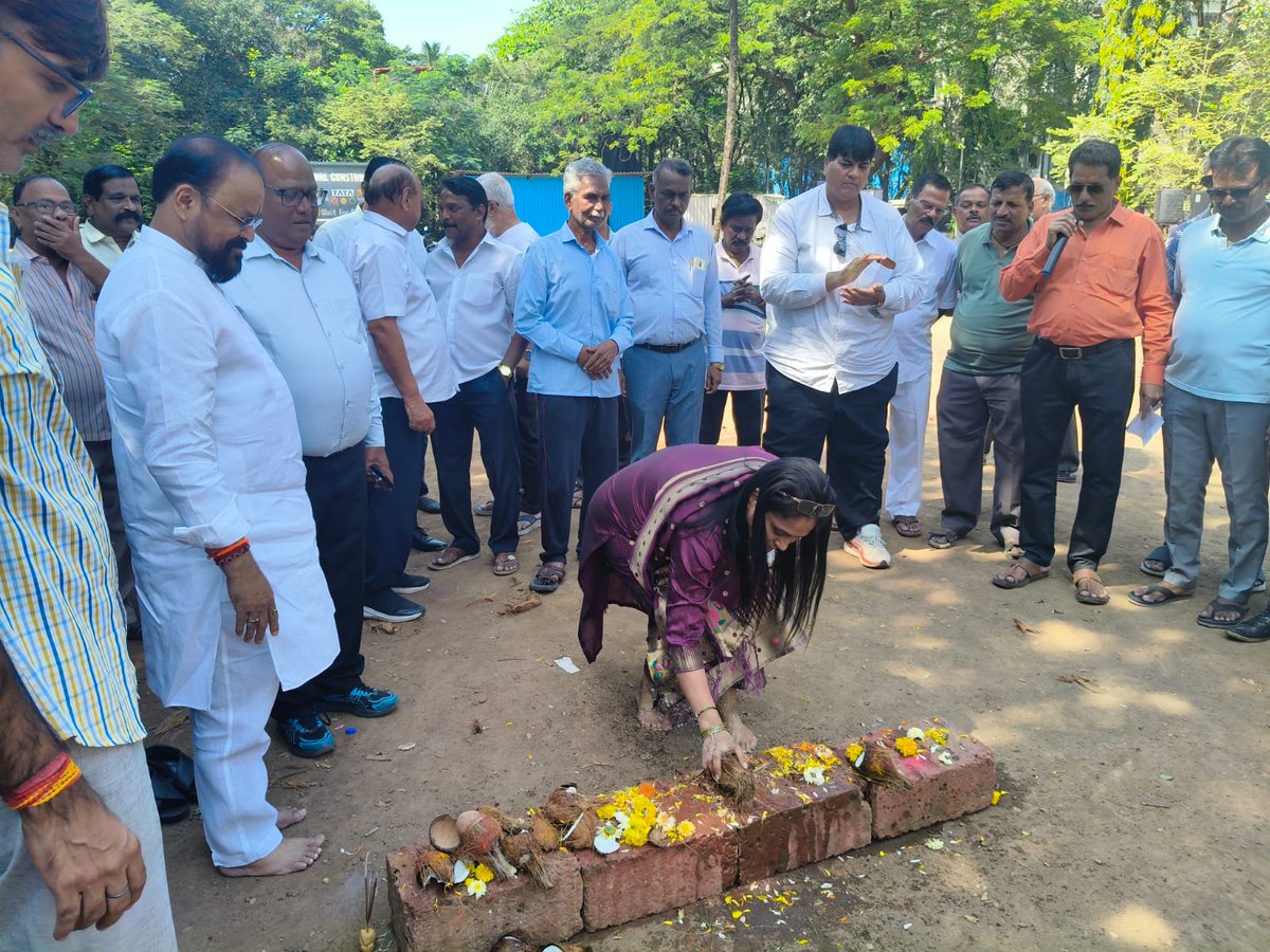 TukaramKate's tweet image. चेंबूरमधील भाऊ प्रधान उद्यानाच्या सुशोभीकरण व सौंदर्यकरण कामाचा शुभारंभ माझ्या प्रयत्नाने करण्यात आला.

#tukaramkate #BhauPradhanUdyan #ChemburDevelopment #BeautificationDrive #UrbanTransformation #GreenChembur #CleanAndGreen #NatureInTheCity #TogetherForChembur  #Chembur