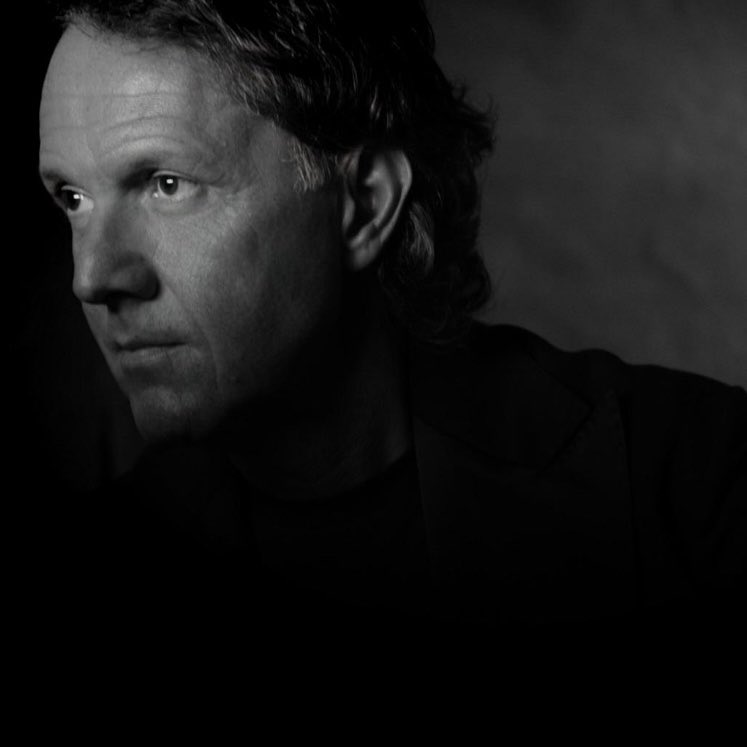 Un buon imprenditore sa diversificare e alimentare le proprie passioni.
La musica, come l’imprenditoria, è passione, energia e visione. Quando queste qualità si uniscono ai valori e all’impegno, nascono progetti che lasciano il segno. 🎶✨
#musica #atlanis