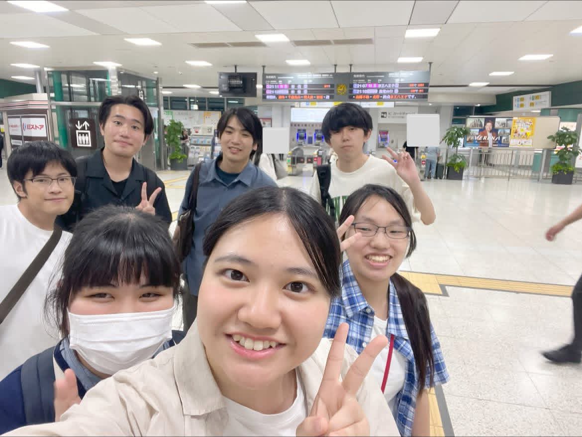 c_konsei's tweet photo. 🍀活動報告🍀
こんにちは✨
昨夜は学生練習がありました🎶
風邪やインフルエンザが流行っているので、予防を心がけたいと思います😷

皆様も体調にお気をつけください🍵

🌷第61回定期演奏会🌷
【日時】12/22(月)夜公演
【会場】セシオン杉並 ホール

#中大混声 #中央大学 #中大 #合唱 #定期演奏会 https://t.co/YPNEP17WbJ
