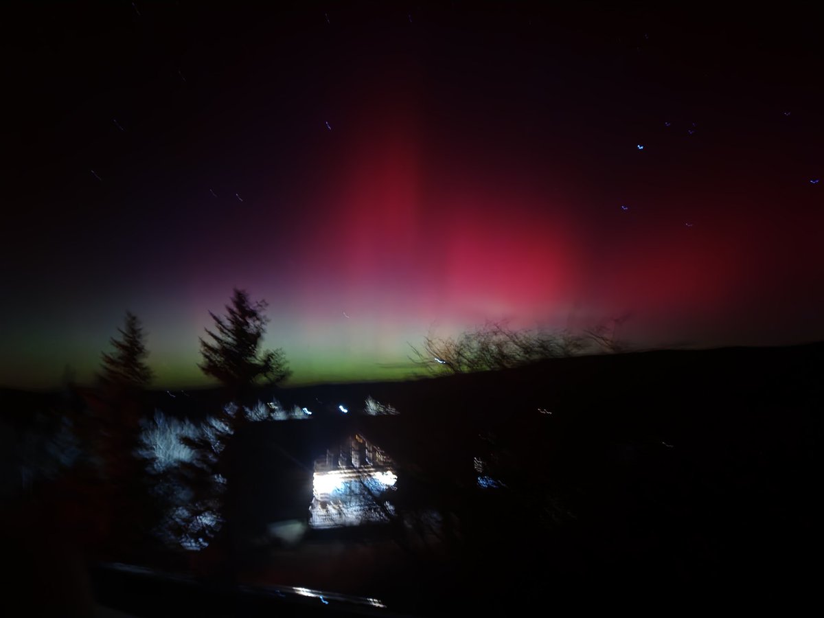 MaluuSC's tweet photo. Guess I'll add to Colorado Northern Lights pictures tonight. Tomorrow is supposed to be even better! https://t.co/BiyKYYY3C6
