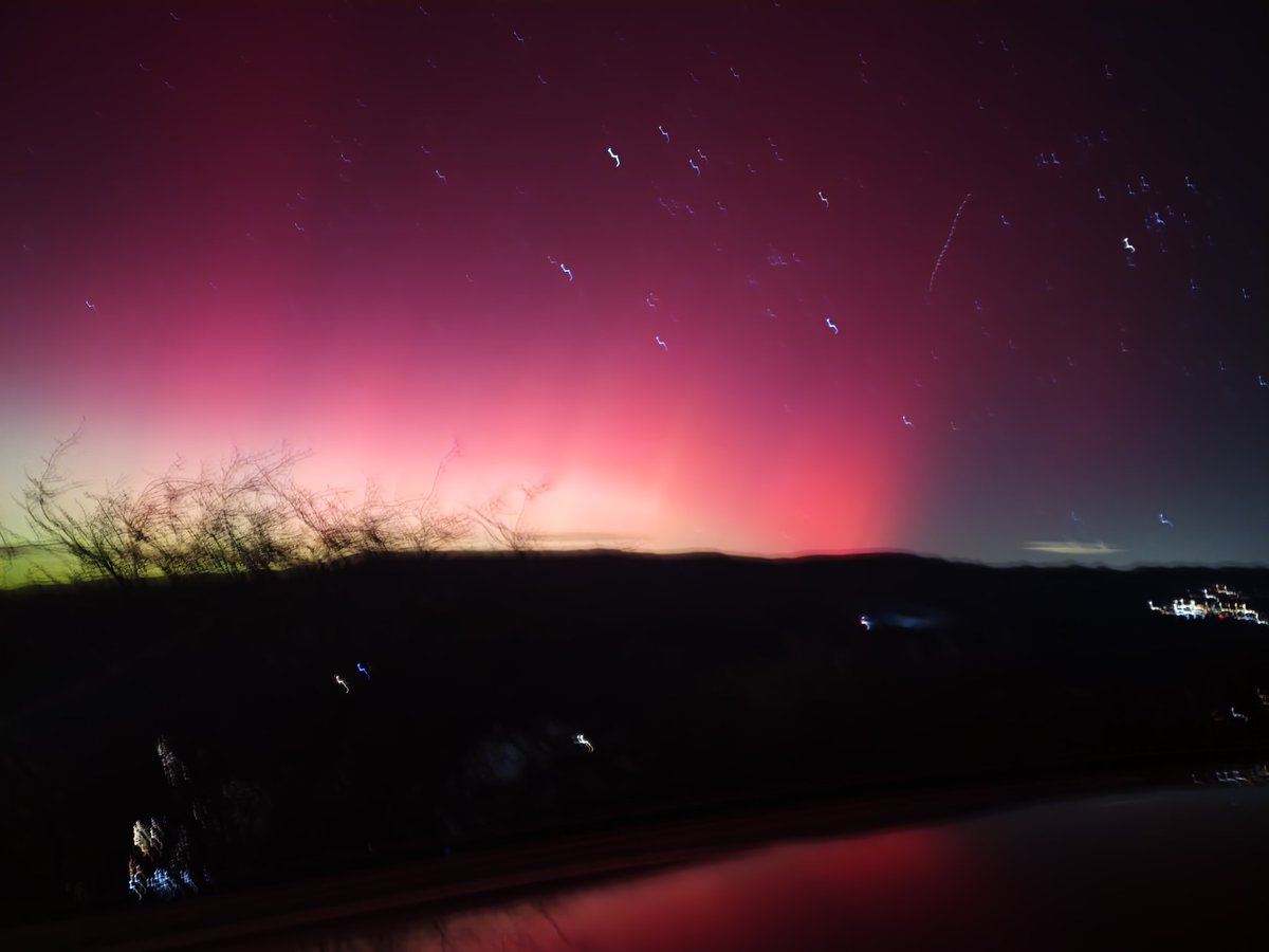 MaluuSC's tweet photo. Guess I'll add to Colorado Northern Lights pictures tonight. Tomorrow is supposed to be even better! https://t.co/BiyKYYY3C6