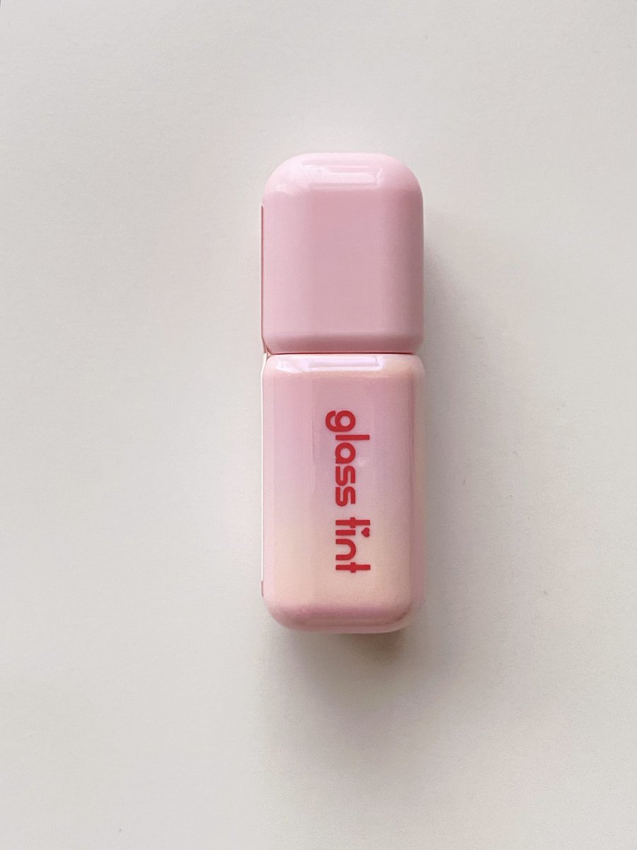 rychasii's tweet photo. Beauty brand i don’t regret buying:

makeup edition 🩵💄🫶🏻
suitable for beginners https://t.co/8QwMHIhGNW