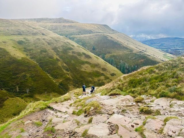 Actionbladderca's tweet photo. Earlier this year, David Seabrook lost his brave battle with bladder cancer.
In his memory, Mark, Dave’s wife & friends from Leeds Uni trekked 100km of the Pennine Way - raising an incredible £13,340 for #ABCUK
Support their story 👉 https://t.co/SBVbLPkzTn
#BladderCancer https://t.co/HicySRcp4Z
