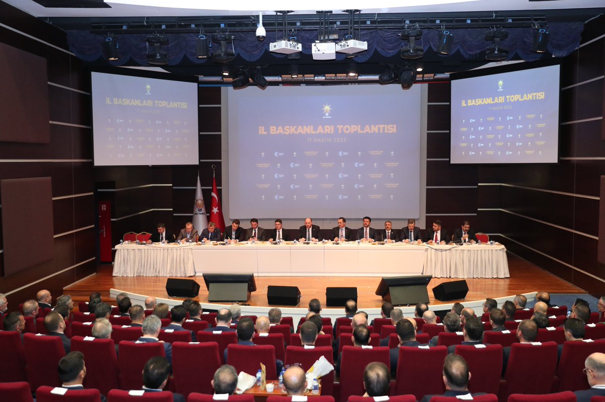 📍Ankara 

✅ AK Parti Genel Merkezi 

Teşkilat Başkanımız, Genel Başkan Yardımcımız Sn. <a href="/abuyukgumus/">Ahmet Büyükgümüş</a> başkanlığında, teşkilat başkan yardımcılarımız, bölge başkanlarımız ve il başkanlarımızın katıldığı Daraltılmış İl Başkanları Toplantımızı gerçekleştirdik.

Toplantımızda;