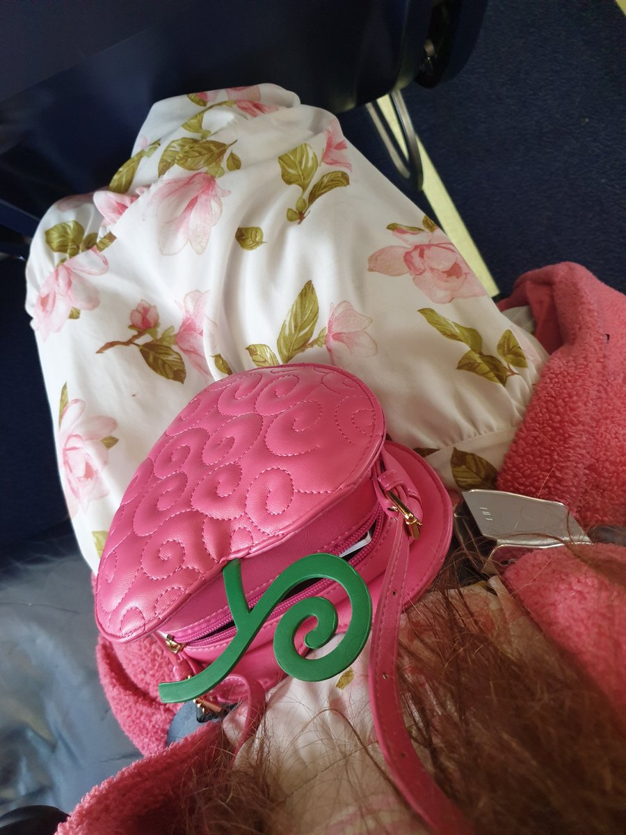 COTO travel day 0!!! Flying to the UK to go steal shit out of <a href="/FluffyWhammel/">Whammel</a>'s house!!!!
Will be back in The Netherlands in about 11 hours with +1 Whammel in my inventory for Greece flight tomorrow.
Got 1 hour of sleep...
Top 5 things to do in the UK:
-Leave