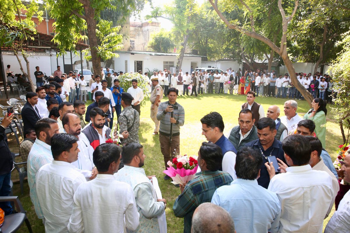 SachinPilot's tweet image. बुधवार सुबह —
मेरे घर पर नेताओं, पदाधिकारियों और कार्यकर्ताओं से मुलाकात।

📍जयपुर