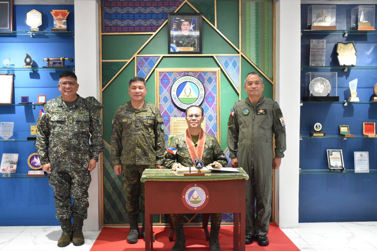 CPIO_WestMinCom's tweet photo. WestMinCom Welcomes Newly Appointed JTF Central Commander and CMOR Chief

Camp Navarro, Calarian, Zamboanga City (November 12, 2025)—

Major General Donald Gumiran, Commander of the Western Mindanao Command..Read more:https://t.co/CYQ80GAuvL https://t.co/86FBivrl3v