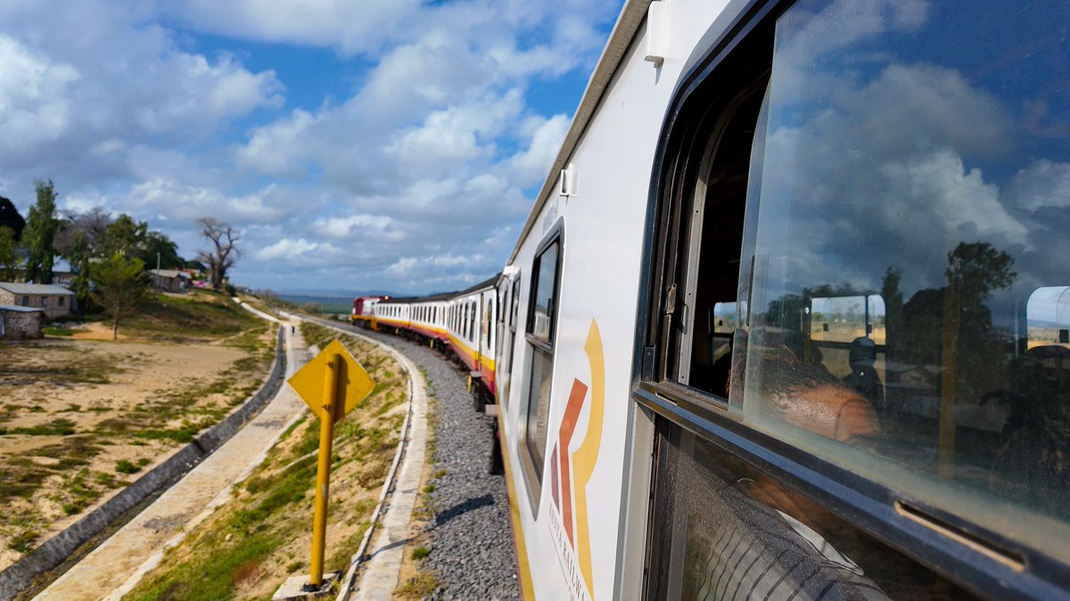 KenyaRailways_'s tweet image. Did you know you can take the train straight from Mombasa Terminus to Mombasa CBD?

The Mombasa Commuter Rail Service makes city travel smoother, faster, and pocket-friendly — with stops at Miritini Station for easy access along the route.

Beat the traffic, save time, and enjoy…