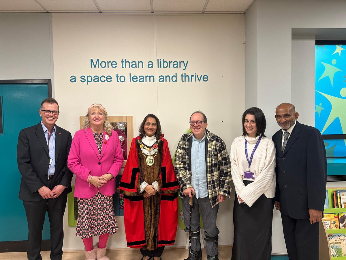 Nharrowlibrary's tweet image. Official opening of our children’s library by the Mayor of Harrow Councillor Anjana Patel.
Thank you to Barratt London and @harrow_council Council for supporting the library..
#communitylibrary