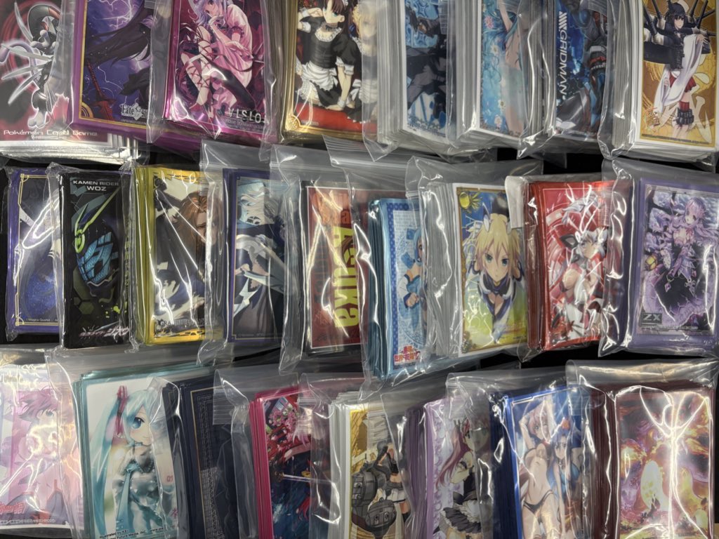 サプライ】 スリーブ大量に買い取りさせていただきました😊 1枚目は未