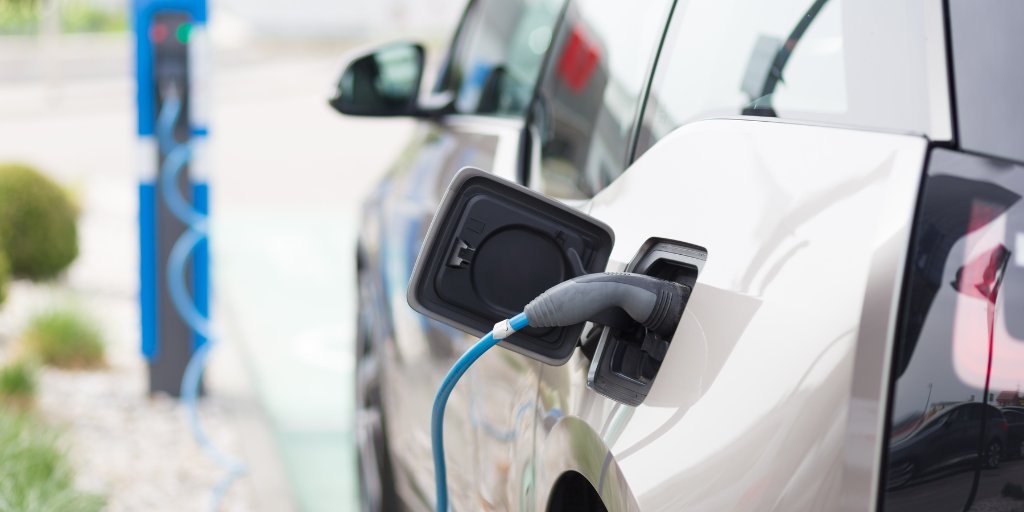 Une nouvelle vie pour les anciennes batteries🔋: le TCS a publié un rapport examinant la part de la batterie dans le bilan écologique d’un véhicule électrique, ainsi que le potentiel de recyclage des batteries. En savoir plus 👉 brnw.ch/nouvelle_vie_p…

#myTCS #Voiture #Batterie