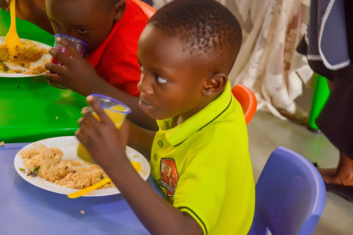 stenajuniorug's tweet photo. Plates full, hearts fuller! 😋✨
Lunchtime at Stena Junior is all about good food and great memories. https://t.co/6ANb3TbHQu
